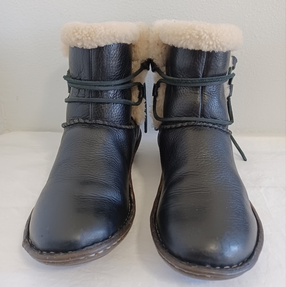 Ugg Rianne winter boots women's black leather sheepskin lined ankle size 7 - Picture 8 of 13